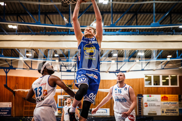 Basketball, bet-at-home Basketball Superliga 2020/21, Halbfinale Spiel 2, Oberwart Gunners, Gmunden Swans, Daniel Dolenc (15)