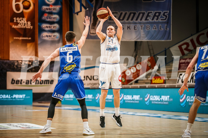 Basketball, bet-at-home Basketball Superliga 2020/21, Halbfinale Spiel 2, Oberwart Gunners, Gmunden Swans, Sebastian Käferle (7)