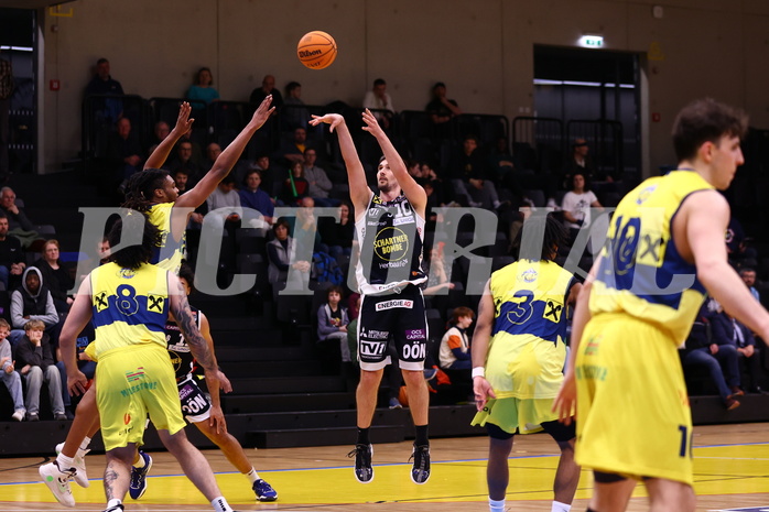 08.03.2024, Graz, Raiffeisen Sportpark Graz, Basketball Superliga 2023/24, 2.Platzierungsrunde, UBSC Raiffeisen Graz - OCS Swans Gmunden