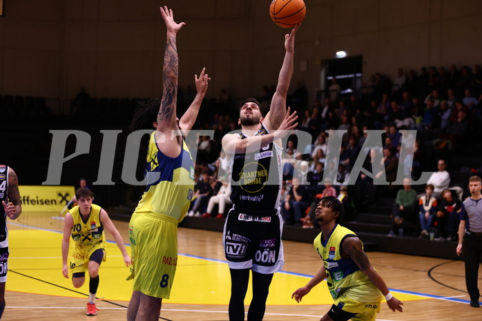 08.03.2024, Graz, Raiffeisen Sportpark Graz, Basketball Superliga 2023/24, 2.Platzierungsrunde, UBSC Raiffeisen Graz - OCS Swans Gmunden