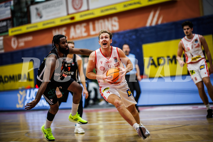 Basketball, Win2Day Superliga 2024/25, Grunddurchgang 15.Runde, Traiskirchen Lions, Fuerstenfeld Panthers, Jason A. M. Ricketts (15), Ryan Moffat (4)