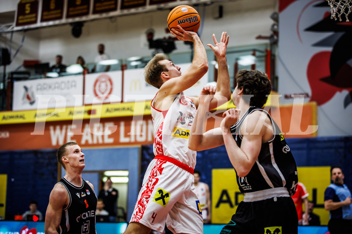 Basketball, Win2Day Superliga 2024/25, Grunddurchgang 15.Runde, Traiskirchen Lions, Fuerstenfeld Panthers, Ryan Moffat (4)