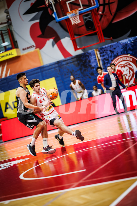 Basketball, Win2Day Superliga 2024/25, Grunddurchgang 15.Runde, Traiskirchen Lions, Fuerstenfeld Panthers, Armin Hrstic (4), Aleksej Kostic (6)