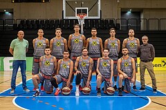 Basketball, ABL 2018/19, Media, Fürstenfeld Panthers, v.h.l.n.r.: Adnan Bajramovic  (Head Coach), Filip Mileta (14), Roland Reinelt (11), Mario Spaleta (15), Ibrahim Alisic (6), David Heuberger (5), Emils Surums (10), Erich Feiertag (Manager); v.v.l.