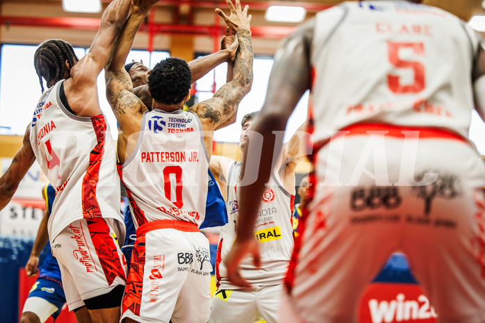 Basketball, win2day Basketball Superliga 2023/24, 10.Plazierungsrunde, Traiskirchen Lions, UBSC Graz, Jeremy Smith (4)