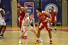 Basketball Superliga 2020/21, Grunddurchgang 8. Runde Flyers Wels vs. BC Vienna, Gavrilo Tepic (5),Alex Robinson (8),



