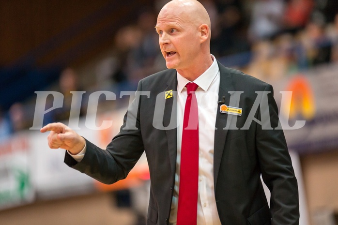 Basketball, CUP 2017 , 1/2 Finale, WBC Wels, Kapfenberg Bulls, Mike Coffin (Headcoach)