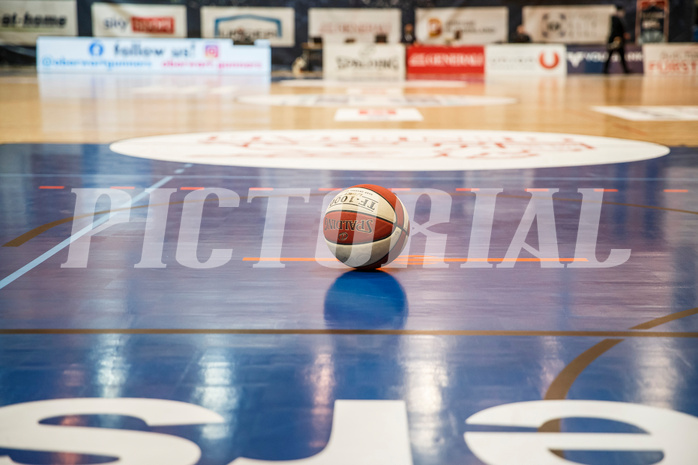 Basketball, bet-at-home Basketball Superliga 2020/21, Grunddurchgang, 11. Runde, Oberwart Gunners, Vienna D.C. Timberwolves, Spielball