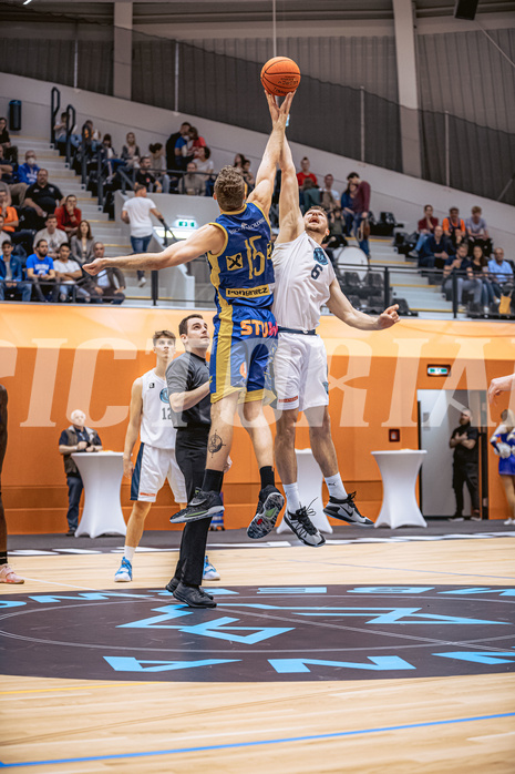 Basketball, Win2Day Superliga 2022/23, Grunddurchgang 2.Runde, Vienna D.C. Timberwolves, UBSC Raiffeisen Graz, Tanner Giddings (15), Nemanja Nikolic (6)