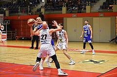 Basketball Superliga 2020/21, Grunddurchgang 6.Runde Flyers Wels vs. Swans Gmunden, 
Enis Murati (4), Christian Von Fintel (27),