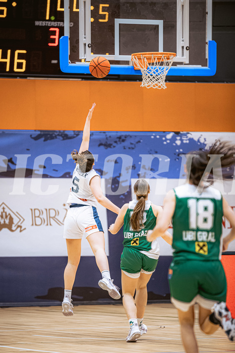 Basketball, Win2Day Basketball Damen Superliga 2022/23, Grunddurchgang 6.Runde, Vienna D.C. Timberwolves, UBI Holding Graz, Valentina Mraulak (5)