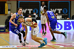 Basketball Superliga 2020/21, Grunddurchgang 6.Runde Flyers Wels vs. Swans Gmunden, Benedikt Güttl (7), Jan Raszdevsek (4), Austen Awosika (1), Susi Mario (12)

