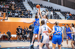 Basketball, Win2Day Basketball Damen Superliga 2022/23, Grunddurchgang 3.Runde, Vienna Timberwolves, DBB LZ OÖ, Lara Mendl (21), Bianca-Alexandra Rantz (18)