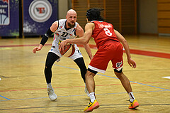 Basketball Superliga 2020/21, Grunddurchgang 8. Runde Flyers Wels vs. BC Vienna, Alex Robinson (8), Christian Von Fintel (27),


