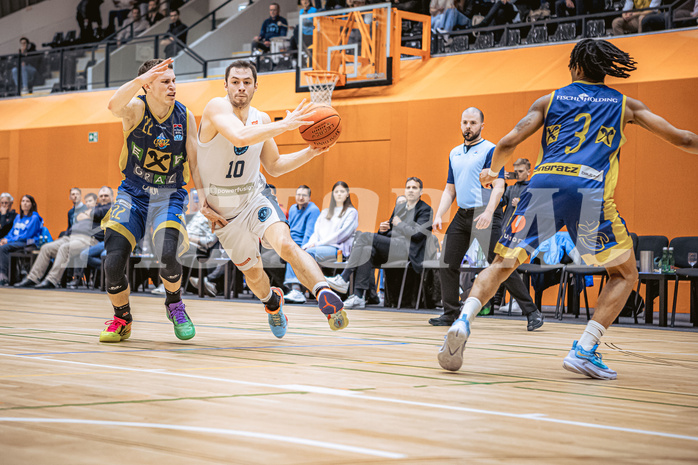 Basketball, Win2Day Superliga 2022/23, 6. Qualifikationsrunde, Vienna Timberwolves, UBSC Graz, uLukas Simoner (22), Jakob Szkutta (10)