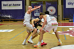 Basketball Superliga 2020/21, Grunddurchgang 11.Runde Flyers Wels vs. Kapfenberg Bulls, Thomas Schreiner (5), Bro Zapf (44),


