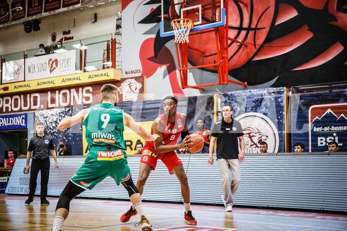 Basketball, bet-at-home Basketball Superliga 2021/22, Grunddurchgang 5.Runde, Traiskirchen Lions, Kapfenberg Bulls, Karl William Gamble Jr. (8)
