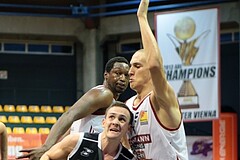 Basketball ABL 2016/17 Grunddurchgang 3. Runde  BC Vienna vs Traiskirchen Lions
Im Bild: Benedikt Danek (9), Aleksandar Andjelkovic (15), Seni N´Diaye (19)

