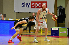 Basketball Superliga 2020/21, Grunddurchgang 11.Runde Flyers Wels vs. Kapfenberg Bulls, Jan Raszdevsek (4), Thomas Schreiner (5),

